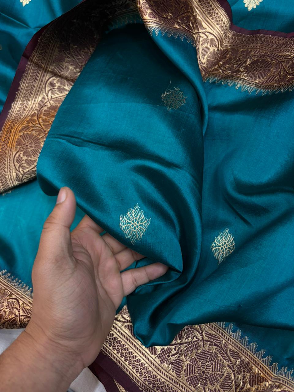 Contrast Pure Kori Katan  Banarasi Border Pathni Design Buti Saree