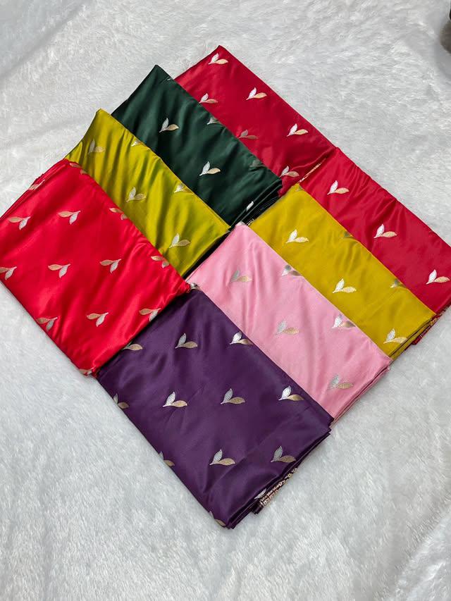 Mehndi Mashru Silk Zari Open Border Buti Saree