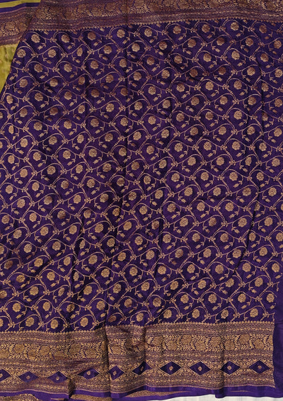 Banarasi crepe silk saree in a beautiful colour combination with soft and glossy fabric
