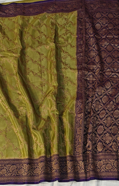 Banarasi crepe silk saree in a beautiful colour combination with soft and glossy fabric