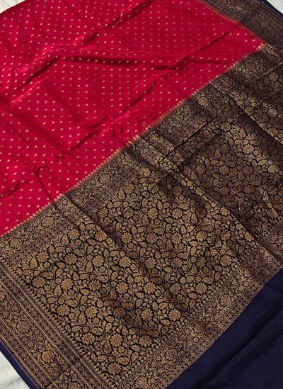 Banarasi crepe silk saree in a beautiful colour combination with soft and glossy fabric