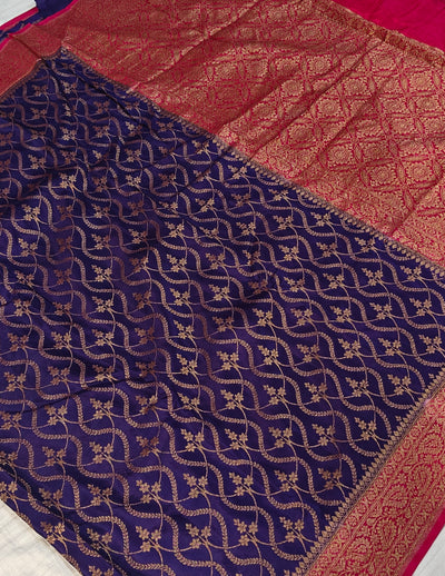 Banarasi crepe silk saree in a beautiful colour combination with soft and glossy fabric