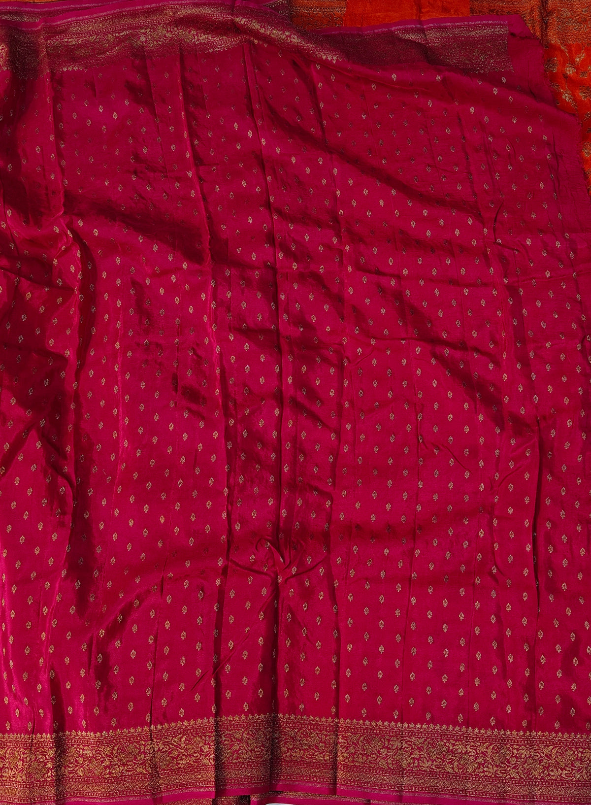 Banarasi crepe silk saree in a beautiful colour combination with soft and glossy fabric
