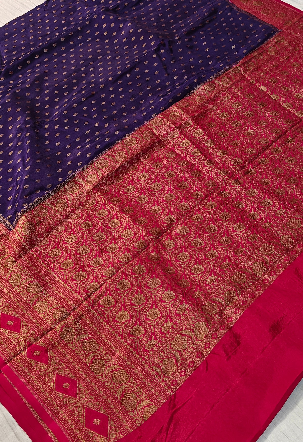 Banarasi crepe silk saree in a beautiful colour combination with soft and glossy fabric