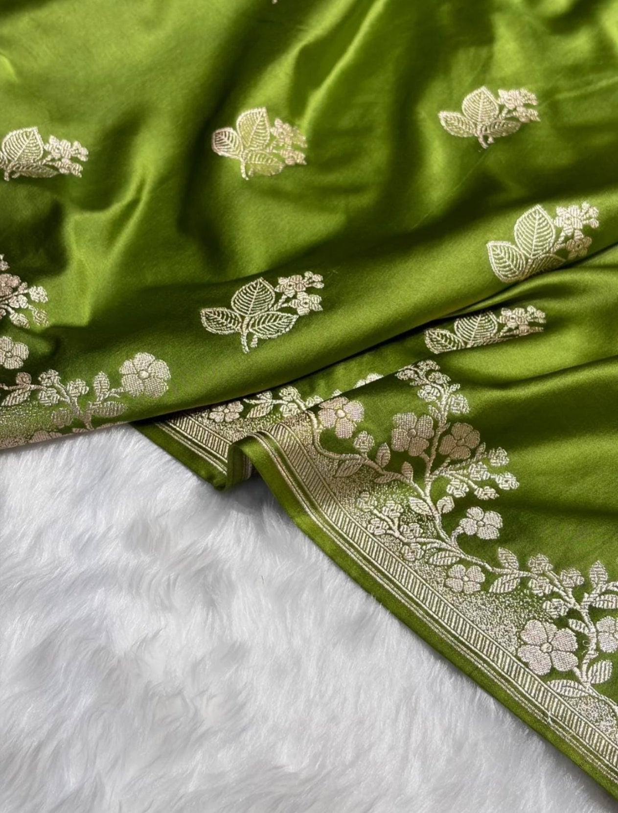 Banarasi Mashru silk saree in dark green colour