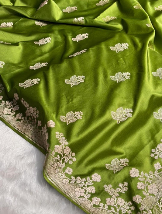 Banarasi Mashru silk saree in dark green colour