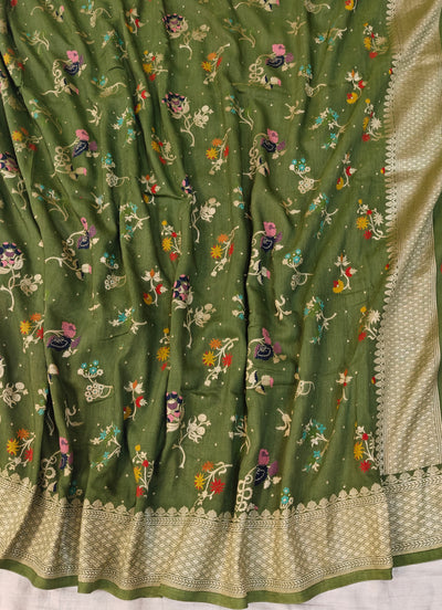 Premium Pure moonga banarasi saree in green colour with multiple meenakari work